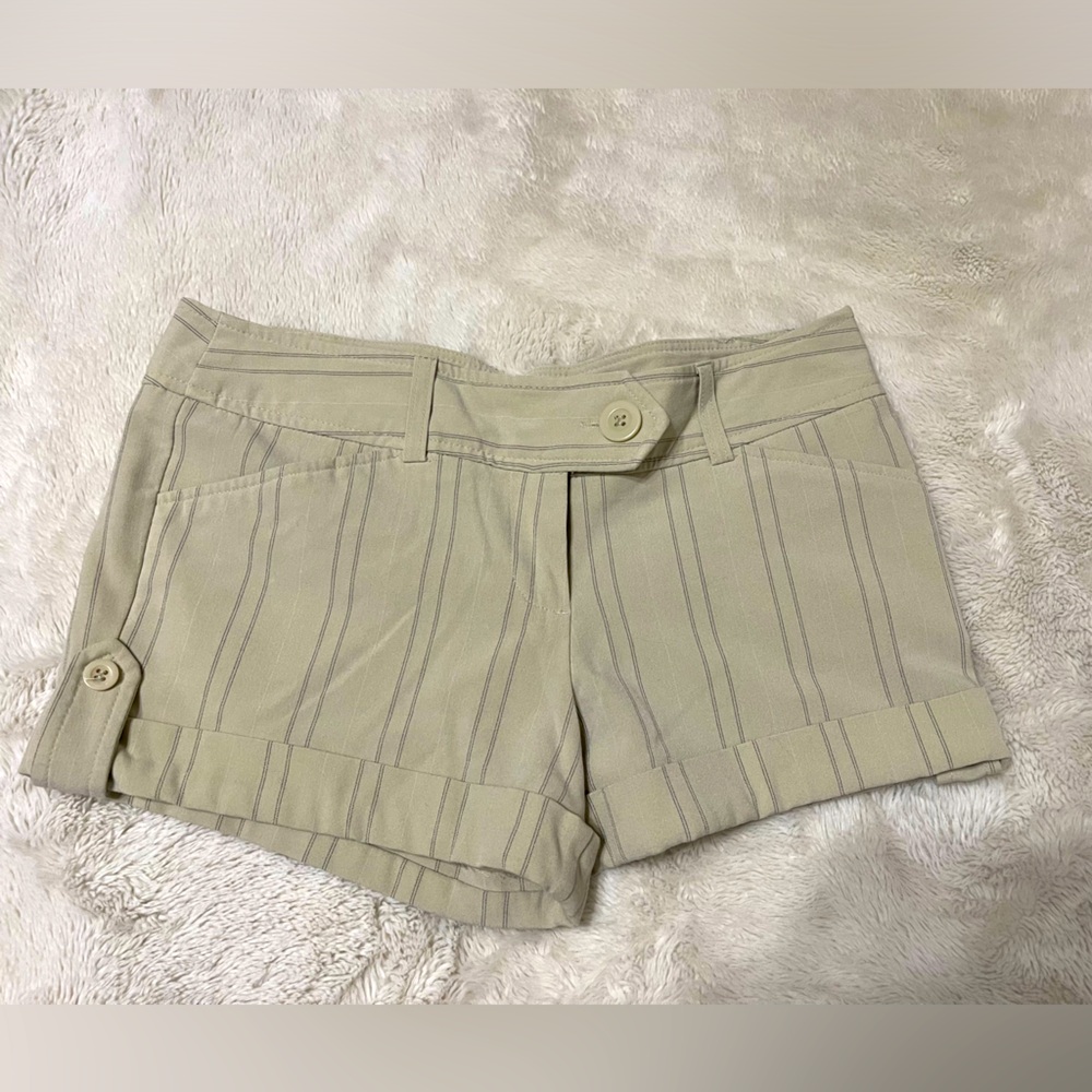 Khaki striped shorts. Worn only a few times. No ware. Great condition